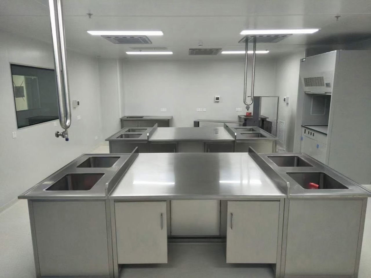 Laboratory Furniture & Solutions