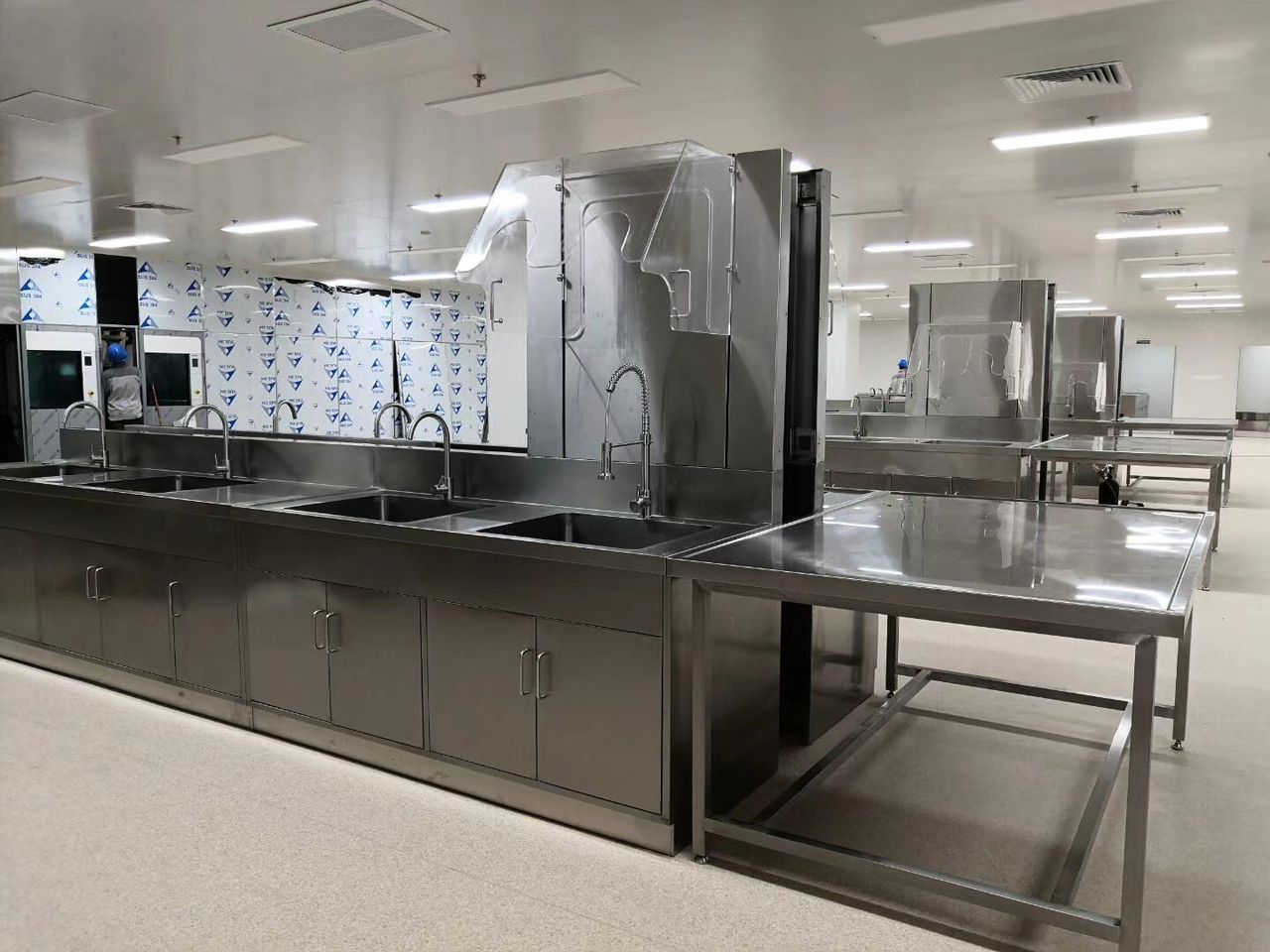 Laboratory Furniture & Solutions