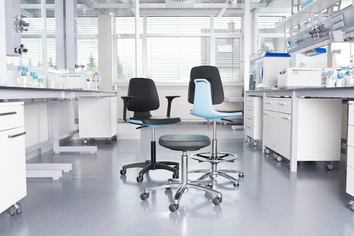 Selecting Lab Chairs with Armrests: A Comprehensive Guide for Comfort and Safety