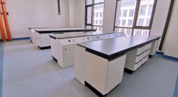 What Should You Consider When Buying Laboratory Furniture