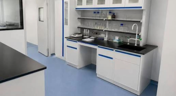 How ESD Furniture Can Improve Laboratory Workflow