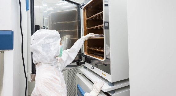 Why Cleanroom Temperature and Humidity Monitoring Matters